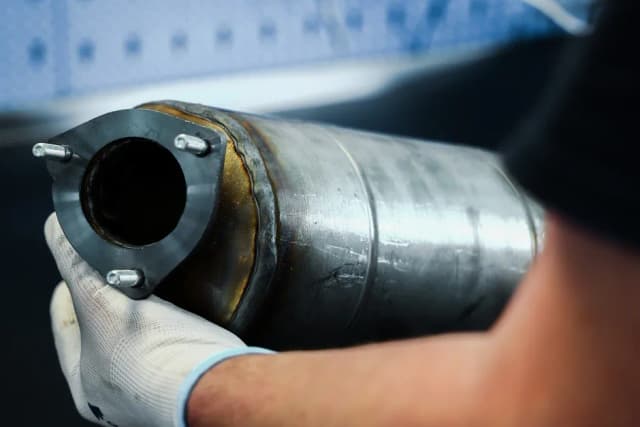 Czy po wypalaniu DPF trzeba wymienić olej? Uchronisz silnik przed uszkodzeniem Czy po wypalaniu DPF trzeba wymienić olej? Uchronisz silnik przed uszkodzeniem