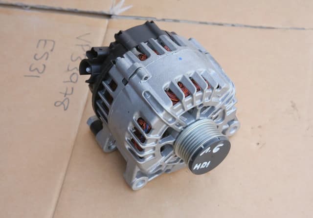 Najważniejsze objawy awarii alternatora w Fiat Panda, które musisz znać Najważniejsze objawy awarii alternatora w Fiat Panda, które musisz znać