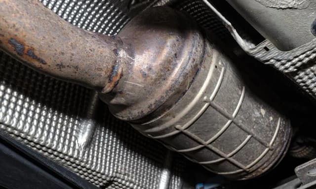 Zapchany DPF objawy – jak rozpoznać problemy z filtrem cząstek stałych Zapchany DPF objawy – jak rozpoznać problemy z filtrem cząstek stałych