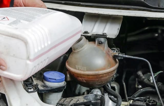 Jaki płyn do chłodnicy Berlingo? Kluczowe informacje i porady Jaki płyn do chłodnicy Berlingo? Kluczowe informacje i porady