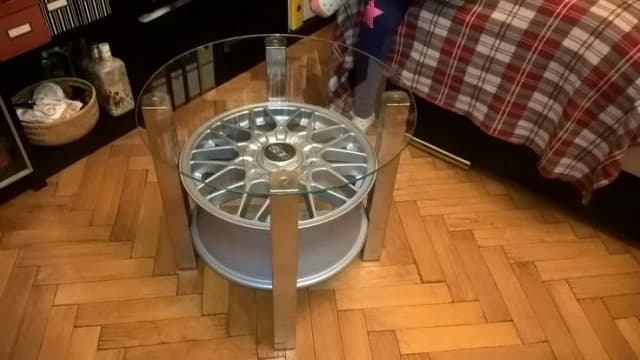 Jak zrobić stolik z felgi - łatwy sposób na unikalny mebel DIY Jak zrobić stolik z felgi - łatwy sposób na unikalny mebel DIY