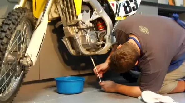 Ile kosztuje wymiana oleju w motocyklu? Sprawdź, aby zaoszczędzić Ile kosztuje wymiana oleju w motocyklu? Sprawdź, aby zaoszczędzić